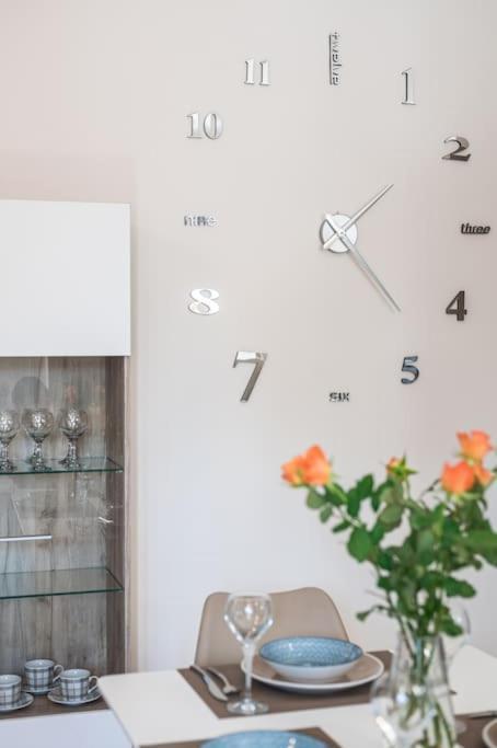 Effie'S Two Bedroom Apartment نافبليو المظهر الخارجي الصورة