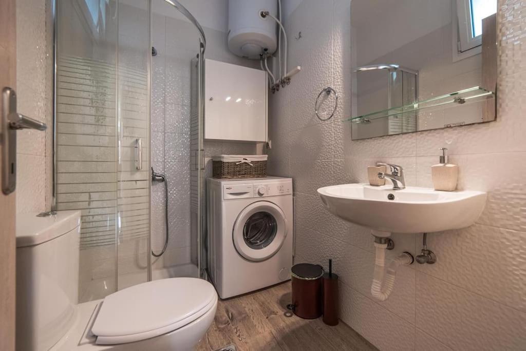 Effie'S Two Bedroom Apartment نافبليو المظهر الخارجي الصورة