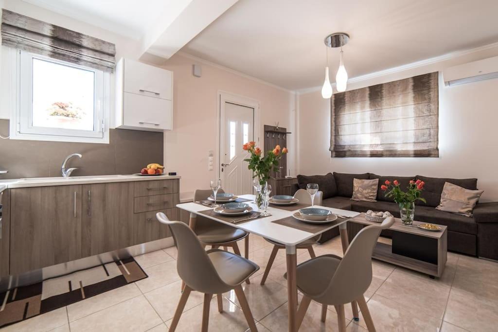 Effie'S Two Bedroom Apartment نافبليو المظهر الخارجي الصورة